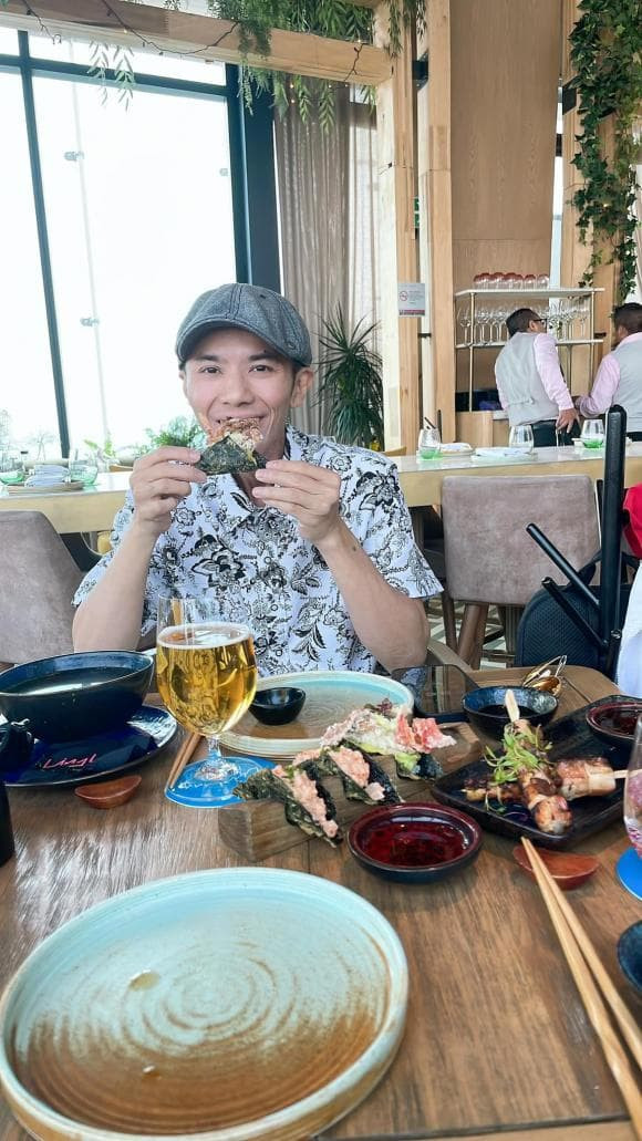 Kasim Hoang Vu lo goc nghieng gay om ai nhin cung thuong-Hinh-6