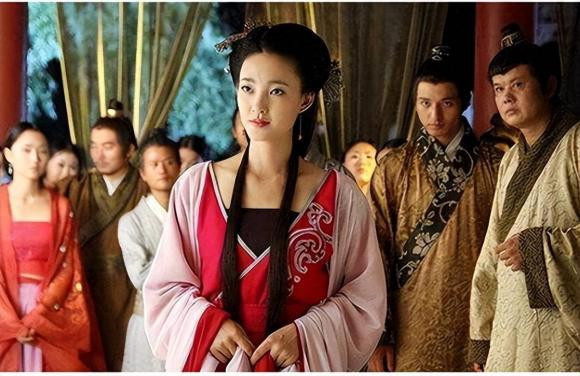 Gai lau xanh thoi nha Thanh trong the nao, anh that lat do 3 diem