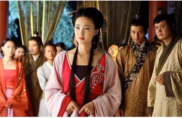 Gai lau xanh thoi nha Thanh trong the nao, anh that lat do 3 diem