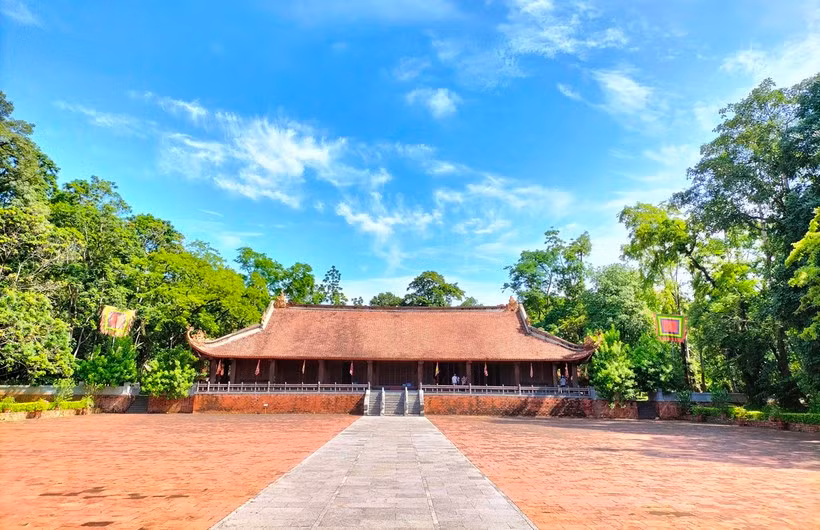 Chinh dien bang go lon nhat Viet Nam: Noi that deu duoc dat vang