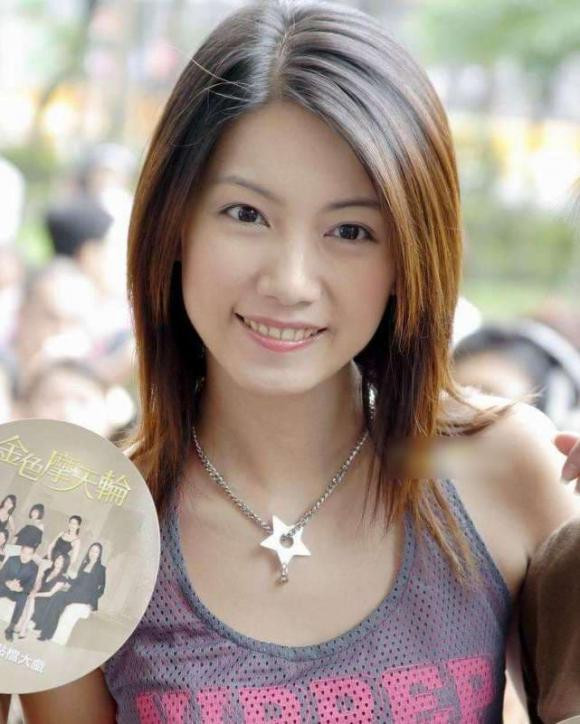 br/> Lâm Vi Quân từng tham gia các dự án như Chuyện Tình Biển Xanh, Cô Dâu Thứ 100, Tiểu Thư 100% ... Và nhất là sau khi bộ phim Tiểu Thư 100% kết thúc, Hoắc Kiến Hoa từng theo đuổi Lâm Vi Quân.