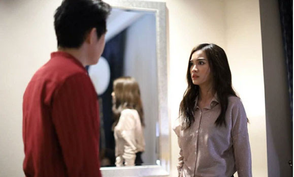 Chi dau nang nac doi ly hon vi vet son tren ao chong