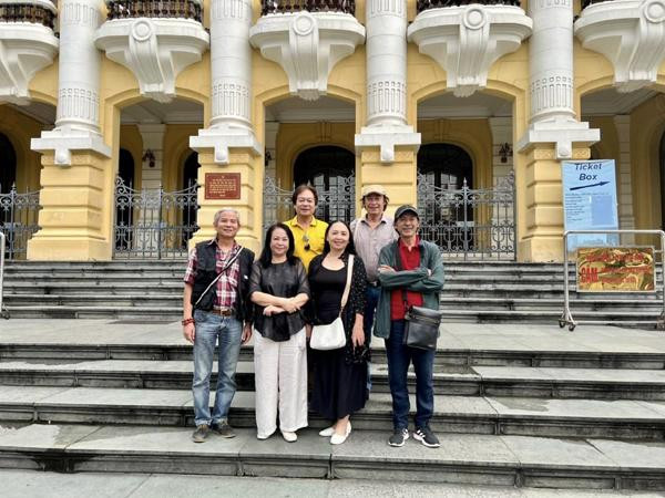 NSND Bui Bai Binh hanh phuc tuoi xe chieu ben NSUT Ngoc Thu-Hinh-4