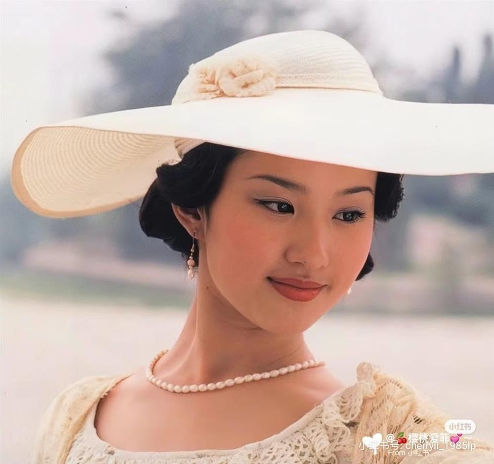 Buc anh 24 nam truoc cua Luu Diec Phi gay sot-Hinh-4