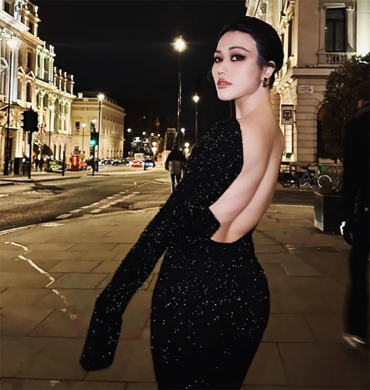 Dan hot girl yoga nong bong bat mi dong tac tap dip Tet-Hinh-3