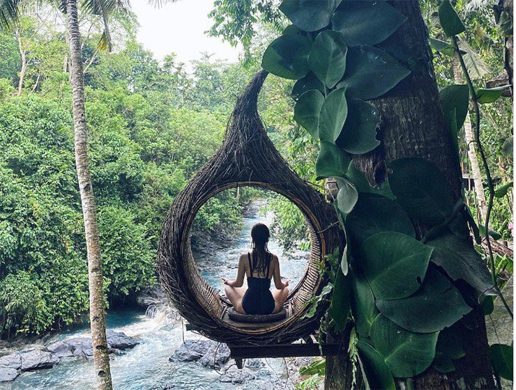 Dan hot girl yoga nong bong bat mi dong tac tap dip Tet