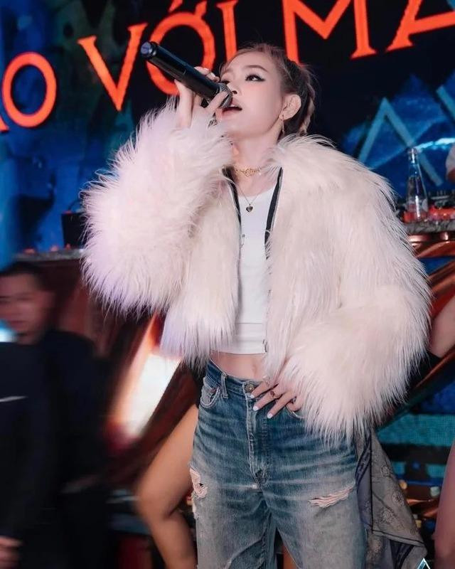 Bi chat van 'dang lam nghe gi', Hien Ho len tieng-Hinh-2