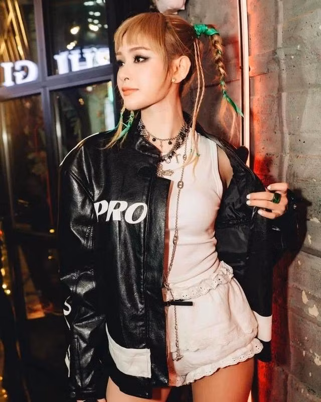 Bi chat van 'dang lam nghe gi', Hien Ho len tieng