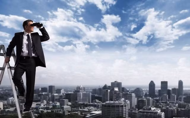 Nếu bạn không hài lòng với hoàn cảnh hiện tại và không biết làm cách nào để thay đổi nó thì bạn phải điều chỉnh lại tâm lý của mình. Thay vì suốt ngày chìm đắm trong những lời phàn nàn và bất công, tốt hơn hết bạn nên chấp nhận sự bất ổn của cuộc sống càng sớm càng tốt.