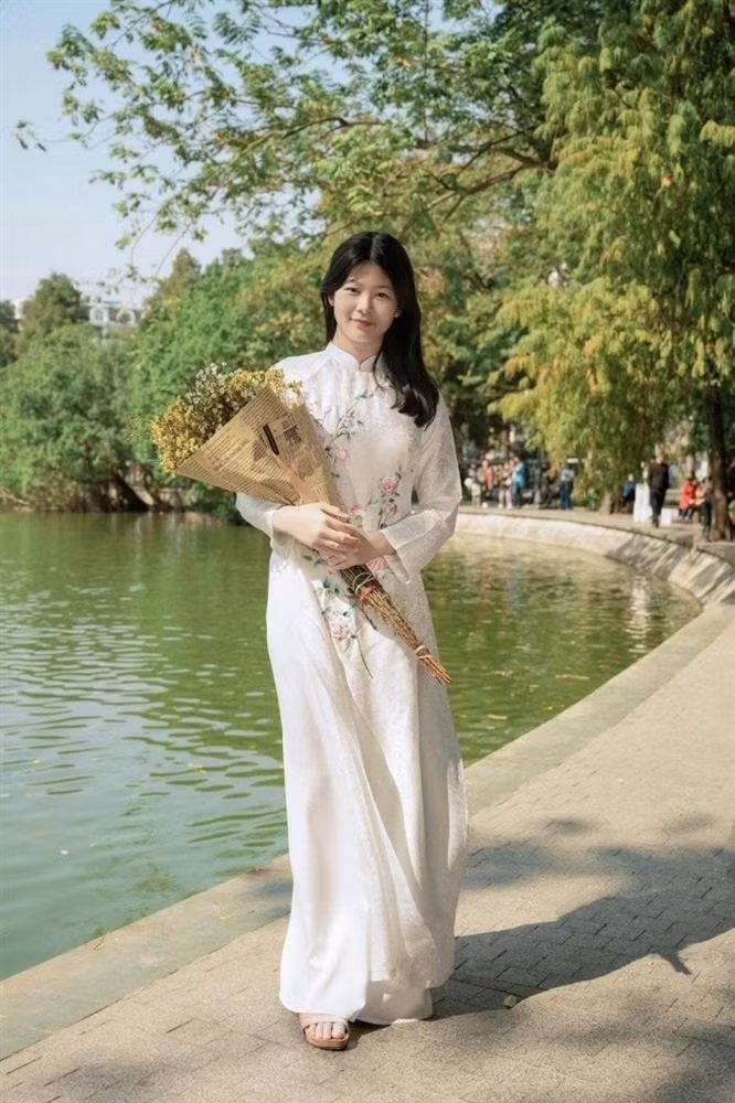 Bat ngo voi chieu cao cua con gai Binh Minh-Hinh-2