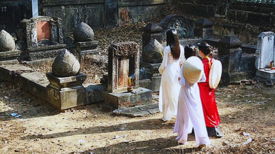 3 thứ mang theo khi đi tảo mộ Tổ Tiên ưng ý - Hình 2 3 thu mang theo khi di tao mo To Tien ung y-Hinh-2