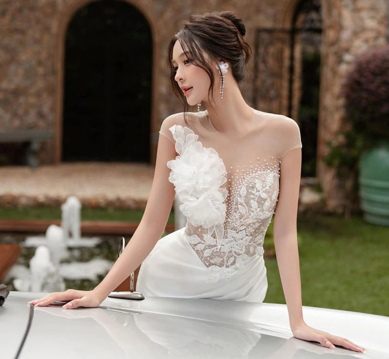 Hot girl Đắk Lắk sở hữu ngoại hình gợi cảm ‘đốn tim’ cánh mày râu - Hình 9 Hot girl Dak Lak so huu ngoai hinh goi cam ‘don tim’ canh may rau-Hinh-9