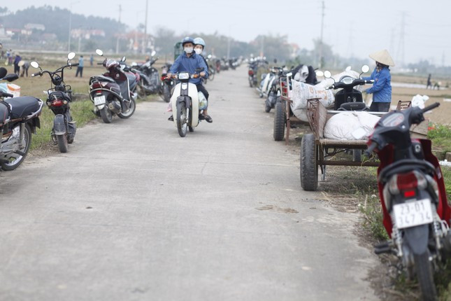 Nong dan ho hoi xuong dong dau nam moi, mong vu mua boi thu-Hinh-6