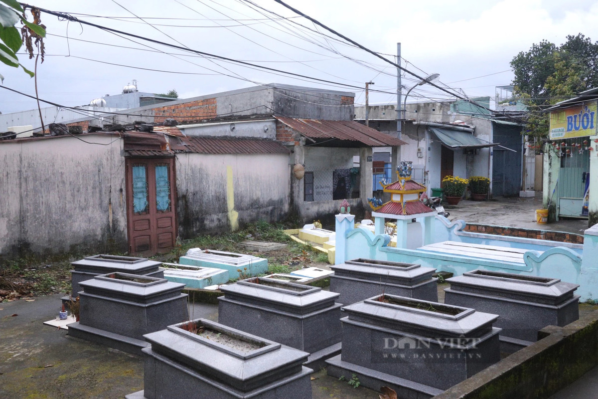 Rợn người cảnh hàng nghìn hộ dân "sống cạnh người chết" tại Đà Nẵng - Hình 3 Ron nguoi canh hang nghin ho dan