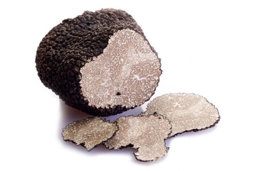 Nấm Truffle đen không đắt bằng nấm Truffle trắng nhưng vẫn được các chuyên gia ẩm thực đánh giá cao.
