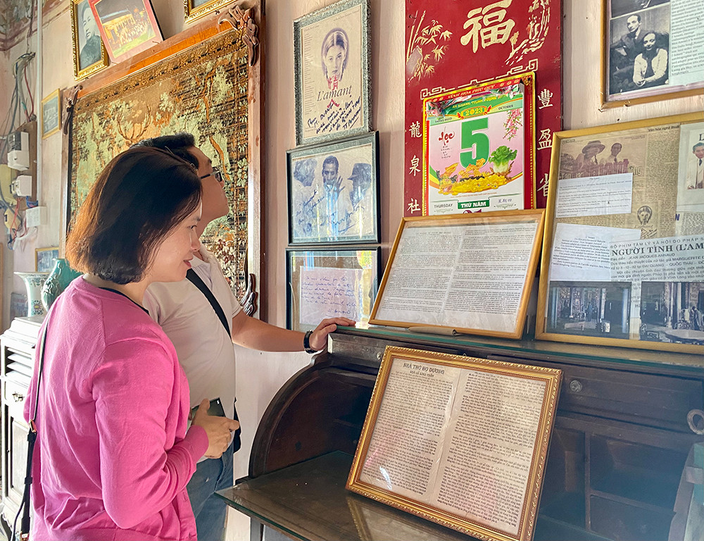 Du khách tìm hiểu những câu chuyện xoay quanh ngôi nhà cổ nổi tiếng một thời của chủ nhân Dương Chấn Kỷ