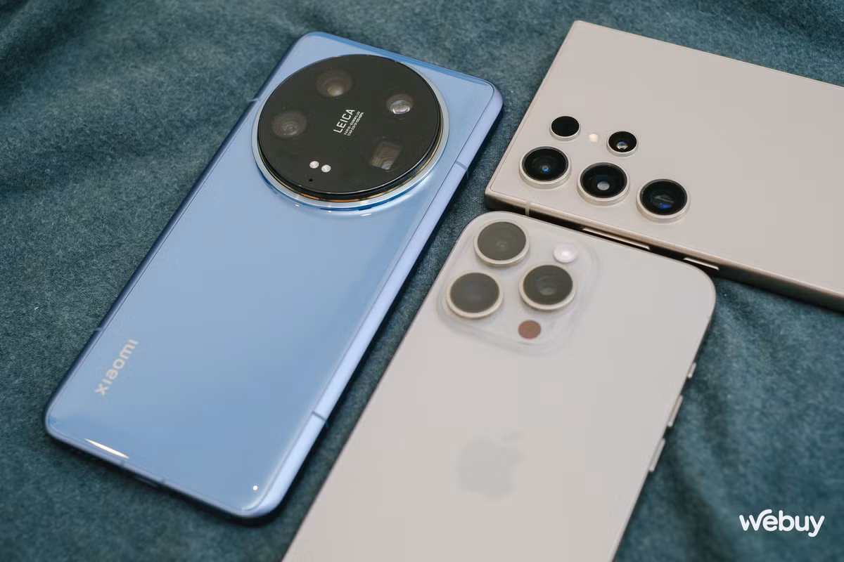 Về chất lượng camera, cả 3 chiếc máy này đều mang tới chất lượng camera rất tốt. Trong khi Galaxy S24 Ultra và iPhone 15 Pro Max cho chất ảnh tương đối trung tính và sát với thực tế, ảnh chụp từ Xiaomi 14 Ultra có thiên hướng rực rỡ hơn một chút và mang xu hướng đặc trưng màu sắc Leica, bù lại máy được tích hợp nhiều chế độ chụp độc đáo giả lập các ống kính nổi tiếng Leica. Cả 3 đều được trang bị camera tele 5X tiềm vọng, riêng Galaxy S24 Ultra có thêm camera tele 3X chụp chân dung đẹp cho hiệu ứng đẹp mắt hơn