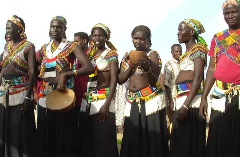 Bộ tộc dị hợm cho phép đàn ông bắt cóc phụ nữ làm vợ Bo toc di hom cho phep dan ong bat coc phu nu lam vo