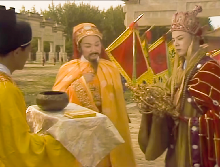 Quyền năng của 2 pháp bảo Đường Tăng trong Tây Du Ký 1986 - Hình 5 Quyen nang cua 2 phap bao Duong Tang trong Tay Du Ky 1986-Hinh-5