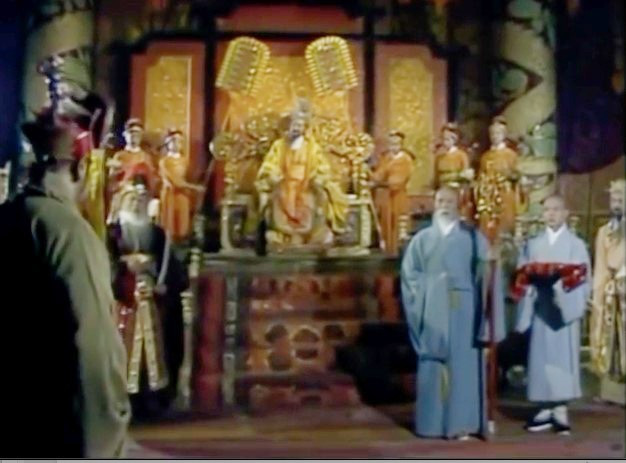 Quyền năng của 2 pháp bảo Đường Tăng trong Tây Du Ký 1986 - Hình 4 Quyen nang cua 2 phap bao Duong Tang trong Tay Du Ky 1986-Hinh-4