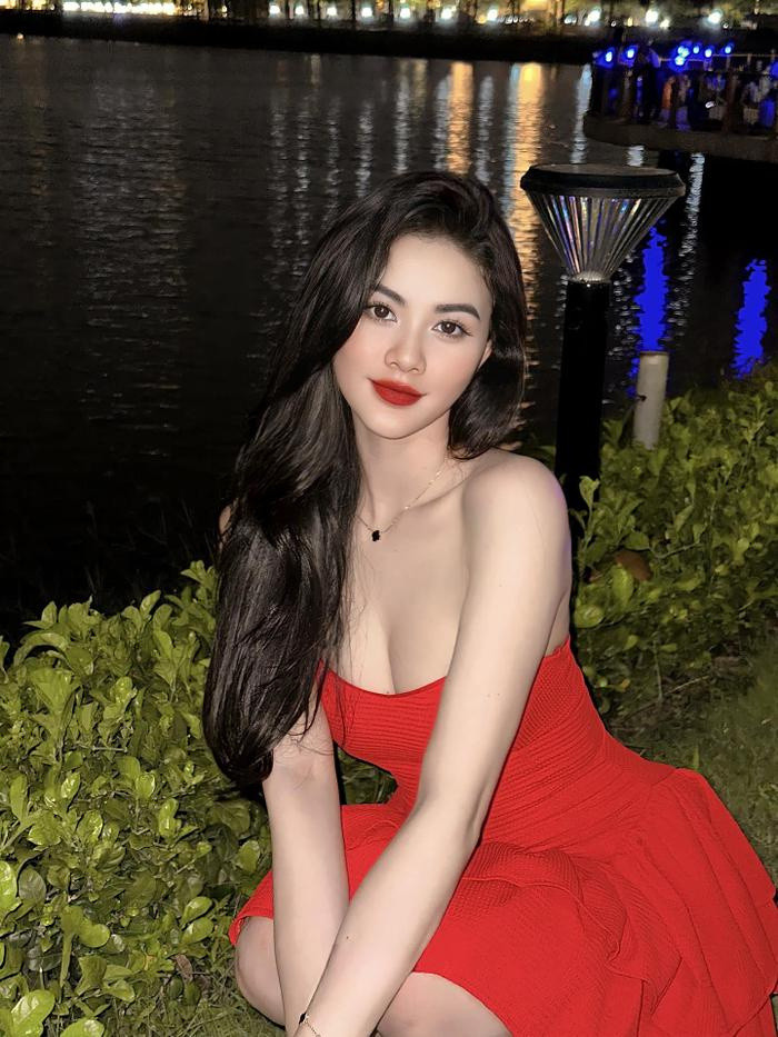 Hot girl Nha Trang gay chu y voi ten doc la