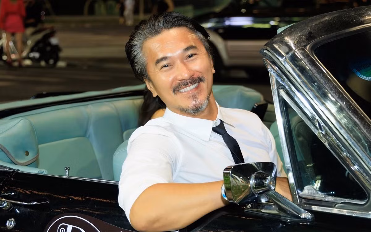 “Nguoi dung ngoai showbiz”, nam dien vien U50 chua vo van phong do-Hinh-6