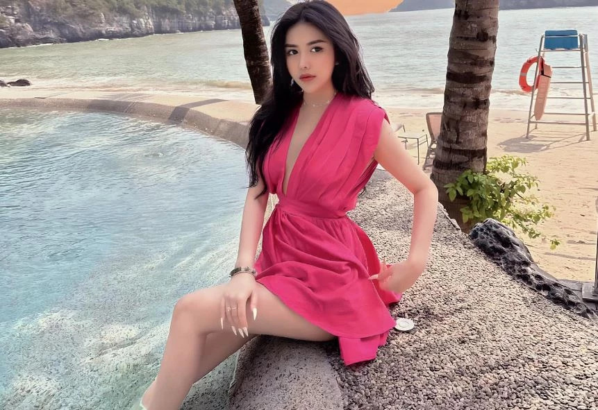 Ngoài ra, hot girl Đà Lạt còn kinh doanh.