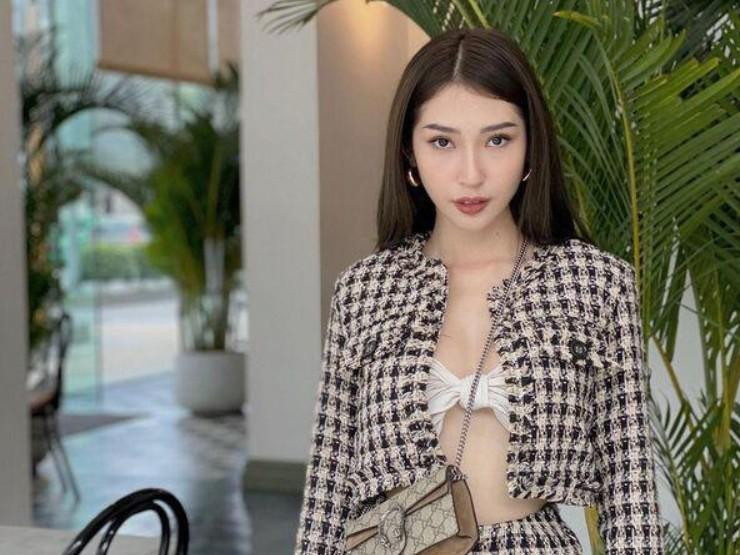 iểu áo này sinh ra là để dành cho những cô nàng có hình thể mảnh mai, thường in những họa tiết bắt mắt, đáng yêu hoặc những câu trích dẫn thú vị.