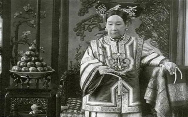 'Buc anh chan thuc' cua Tu Hi Thai hau trong bao tang o My-Hinh-2