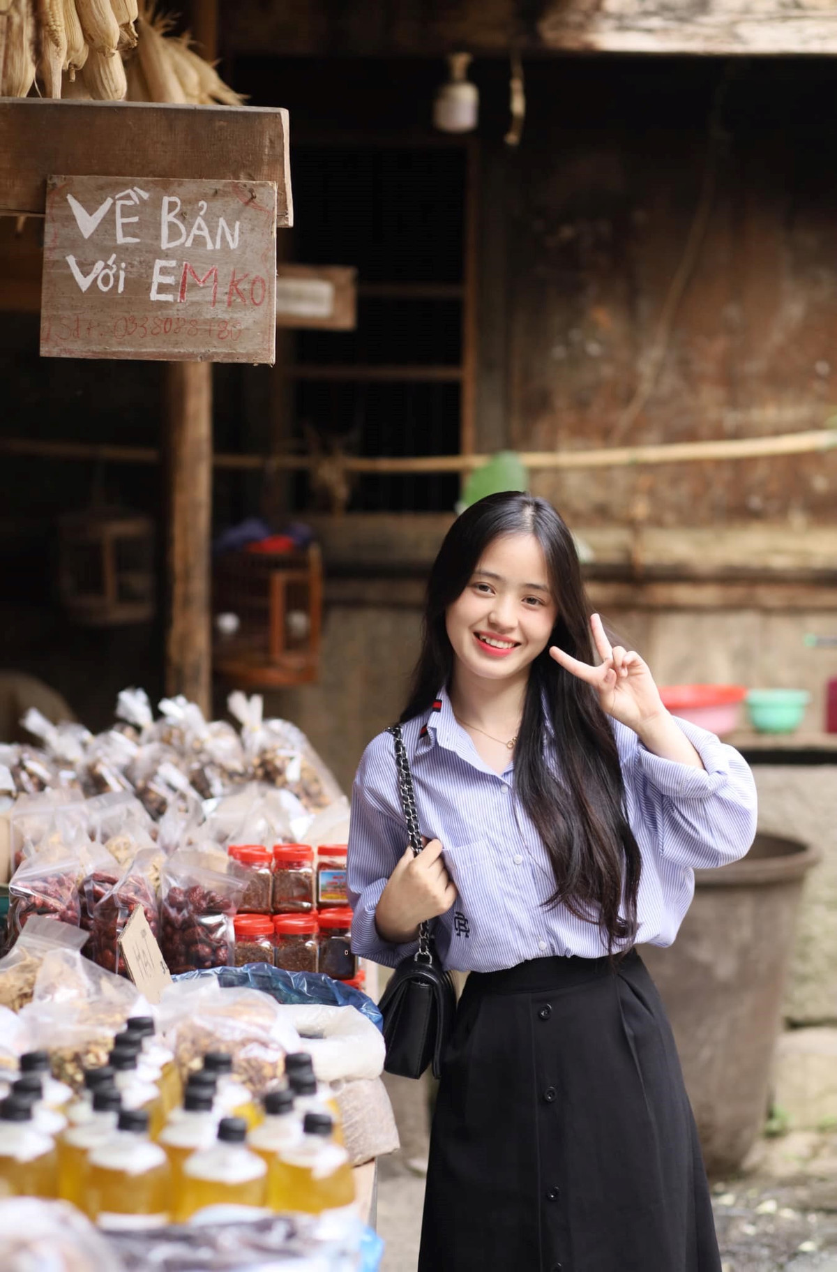 Nhan sac trong veo cua co be ban le Ha Giang-Hinh-4