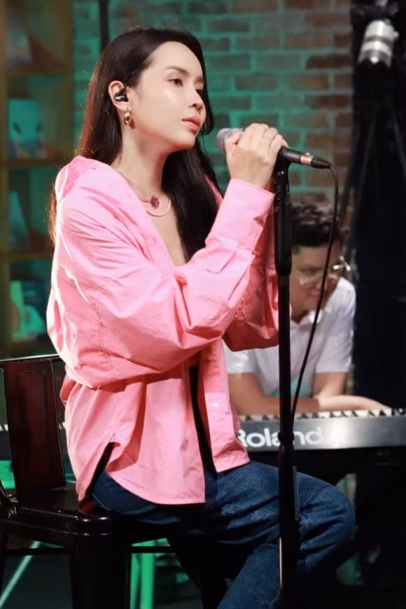 Sau do vo, Luu Huong Giang thot ra mot cau nghe tham va thuong