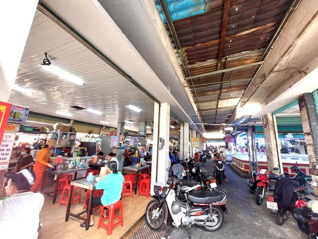 Khu dịch vụ ăn uống