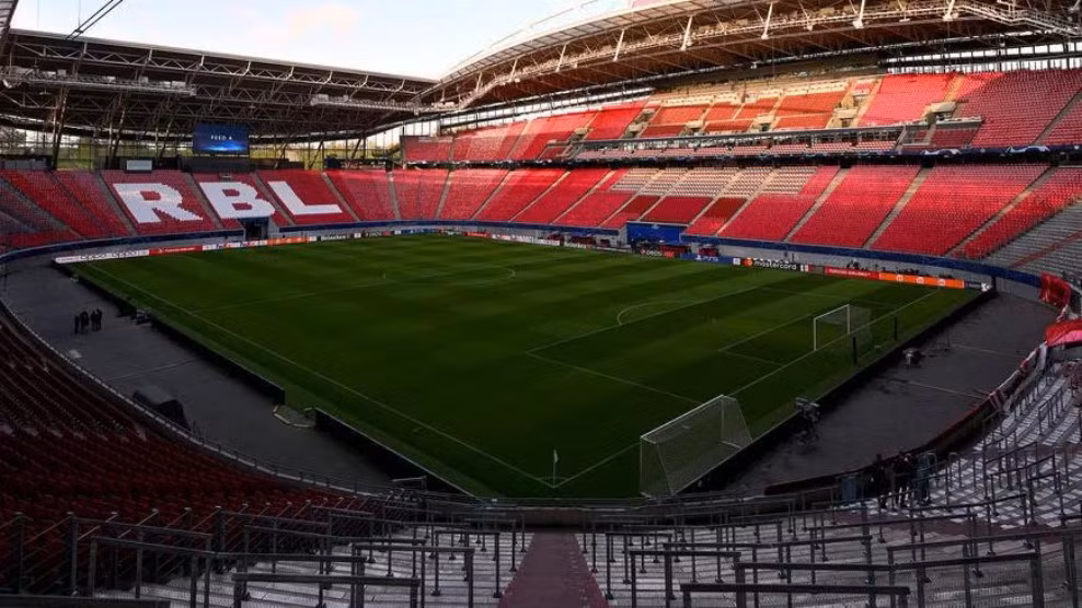 Là sân nhà của đội bóng Bundesliga RB Leipzig, sân vận động Leipzig được xây dựng lại từ sân vận động Zentralstadion cũ, hoàn thành vào năm 2004. Nơi diễn ra các trận đấu tại Euro 2024: Sân vận động Leipzig