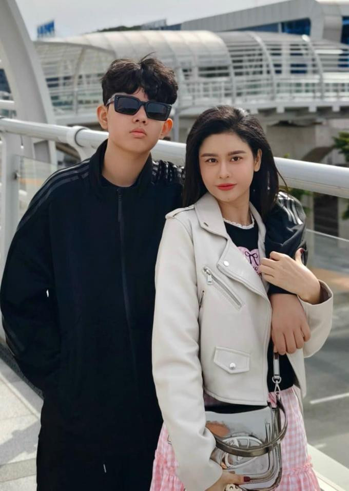 Quy tu nha Truong Quynh Anh cao 1m8 vuot me-Hinh-3