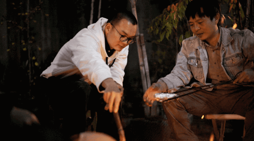 Chan pho, 6 thanh nien bo viec luong cao len nui dung “biet phu“-Hinh-10