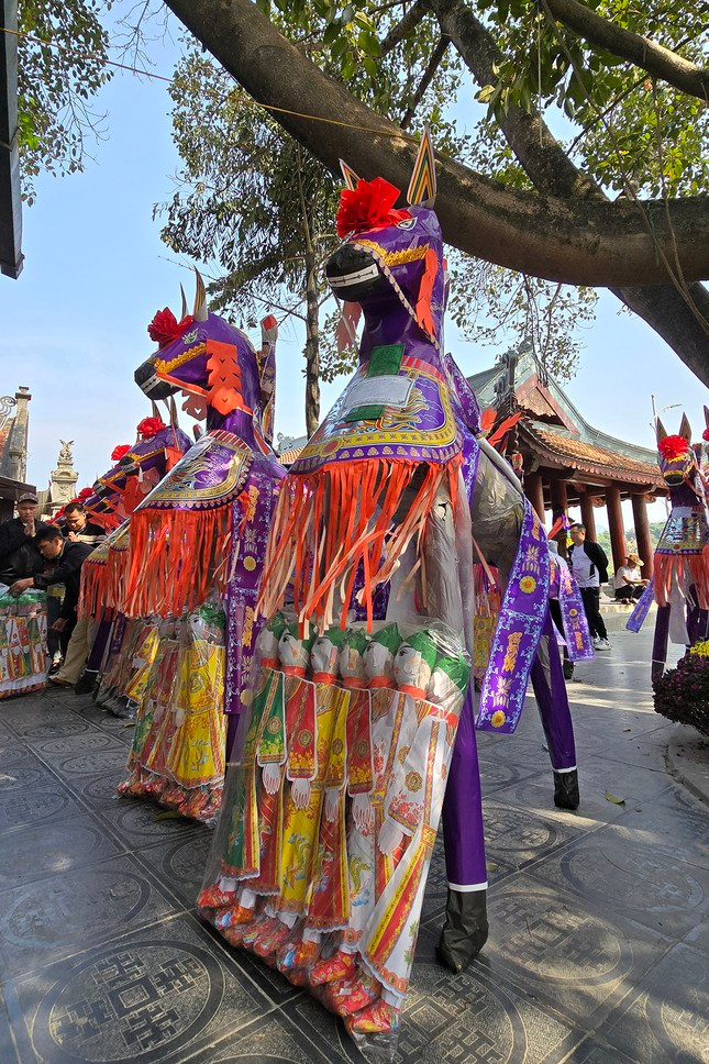 Những năm gần đây, đền Bảo Hà đã trở thành địa điểm du xuân vô cùng hấp dẫn với du khách thập phương. Đến đền Bảo Hà, du khách vừa có cơ hội tìm hiểu các giá trị văn hóa của di tích, tham gia một số lễ hội tại đền Bảo Hà. Đồng thời, du khách cũng có thể cũng là vãn cảnh ngắm nhìn ngôi đền ẩn mình trong khung cảnh núi non hùng vĩ.