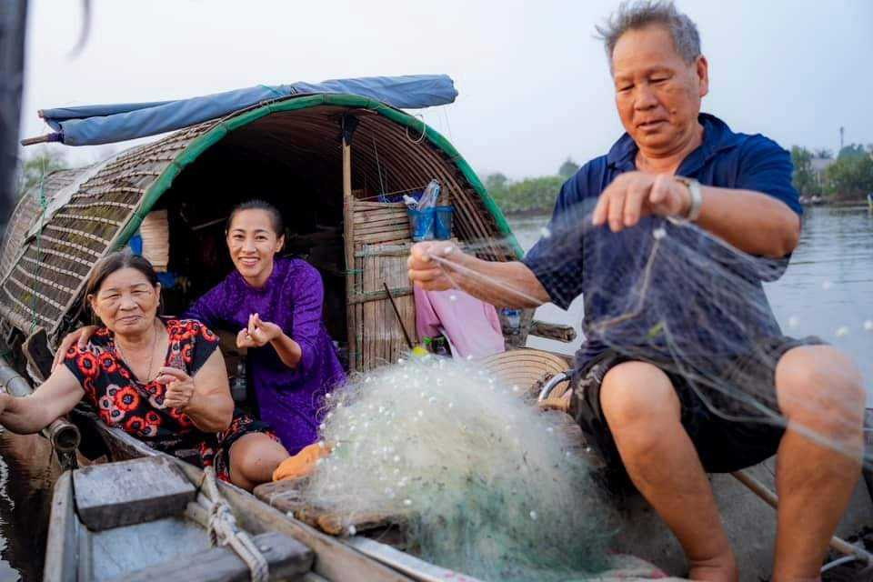 Thon chai ven pha Tam Giang thay doi, thoat mac “xom... ngai cuoi“-Hinh-6