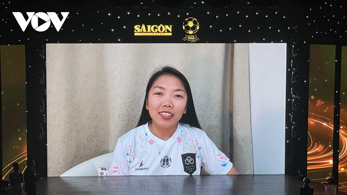 Quả bóng vàng Việt Nam 2023: Hoàng Đức vượt Tuấn Hải nghẹt thở - Hình 13 Qua bong vang Viet Nam 2023: Hoang Duc vuot Tuan Hai nghet tho-Hinh-13