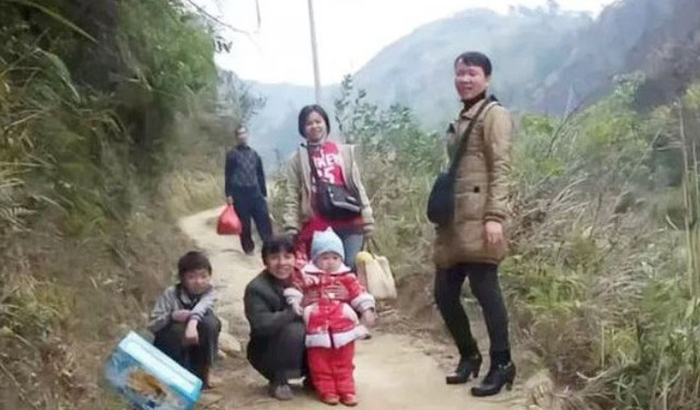 Bo bat khoc khi lan dau den tham nha con gai lay chong xa-Hinh-2