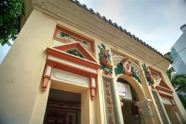 Thân thế người nằm dưới ngôi mộ hoa mỹ nhất Sài Gòn ảnh 5