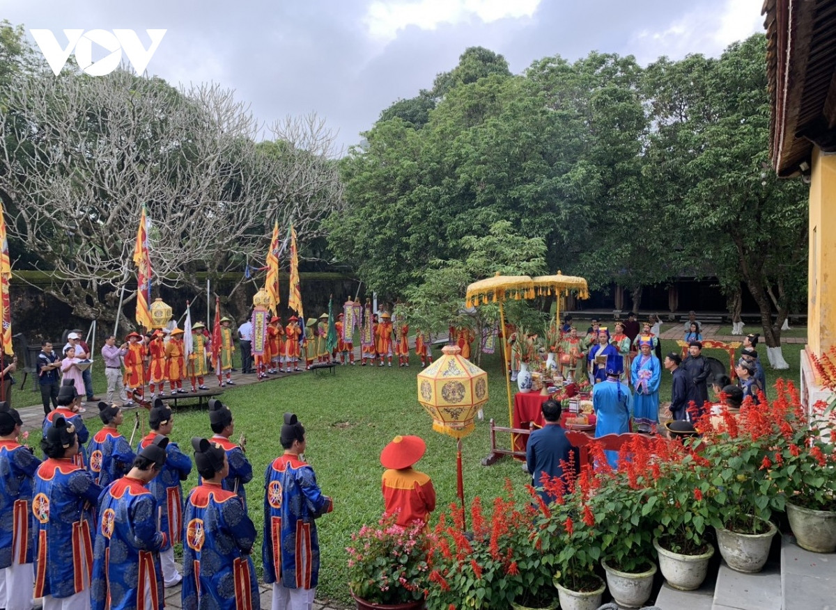 Du lịch Huế gây ấn tượng dịp đầu năm - Hình 4 Du lich Hue gay an tuong dip dau nam-Hinh-4