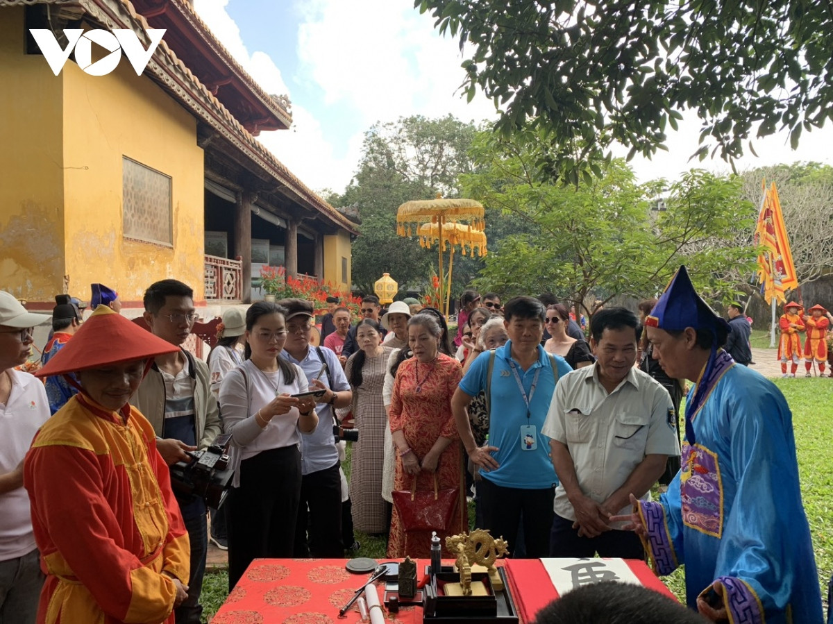 Du lịch Huế gây ấn tượng dịp đầu năm - Hình 2 Du lich Hue gay an tuong dip dau nam-Hinh-2