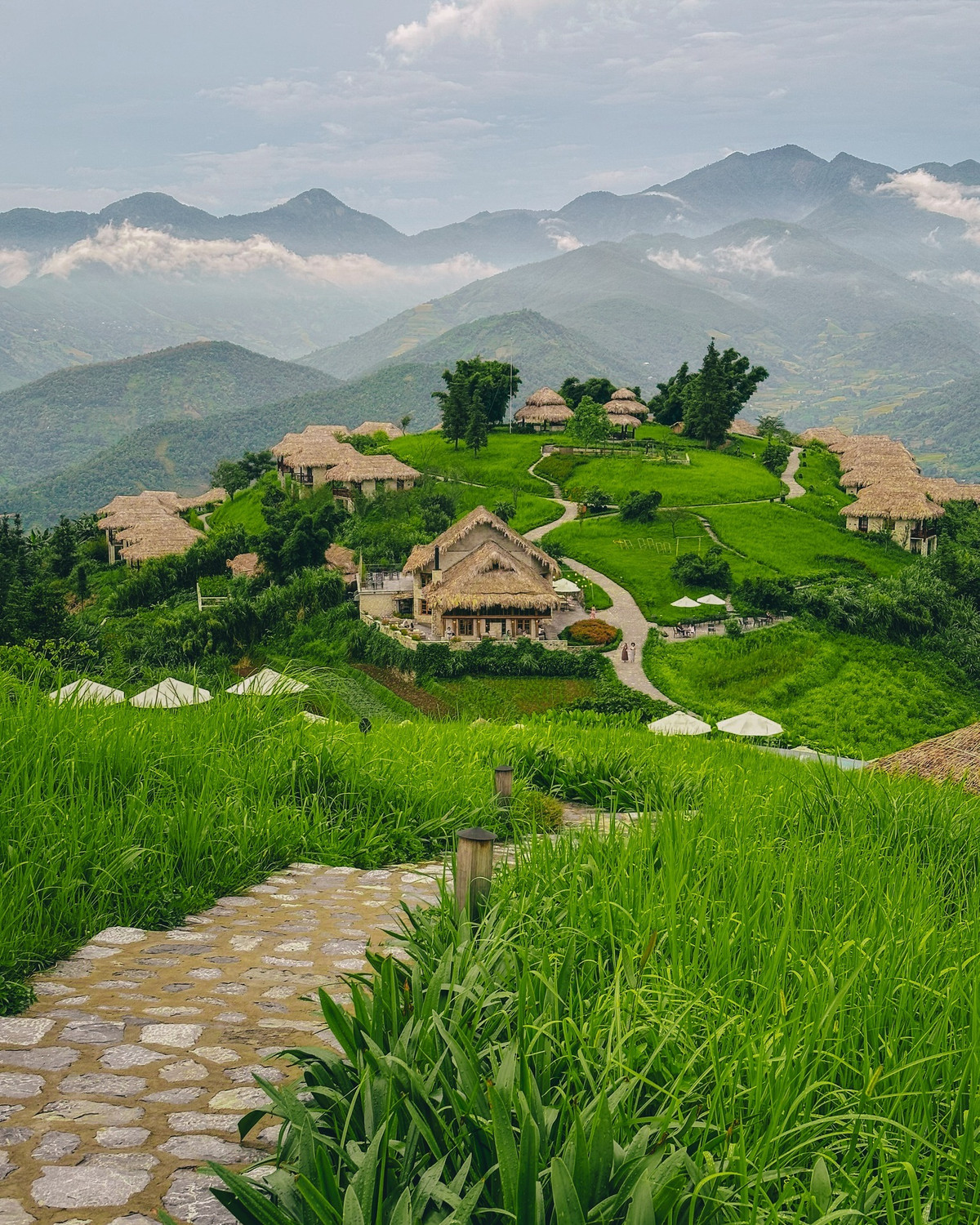 Tham “ngoi nha tren may” giua nui rung Tay Bac-Hinh-8