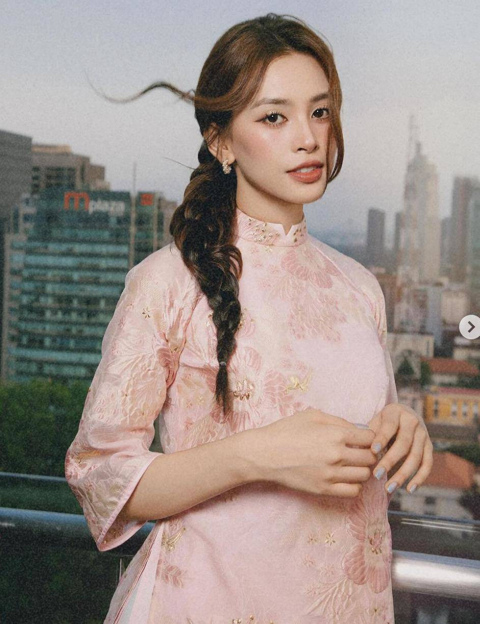 Hai nang hau gen Z tuoi rong