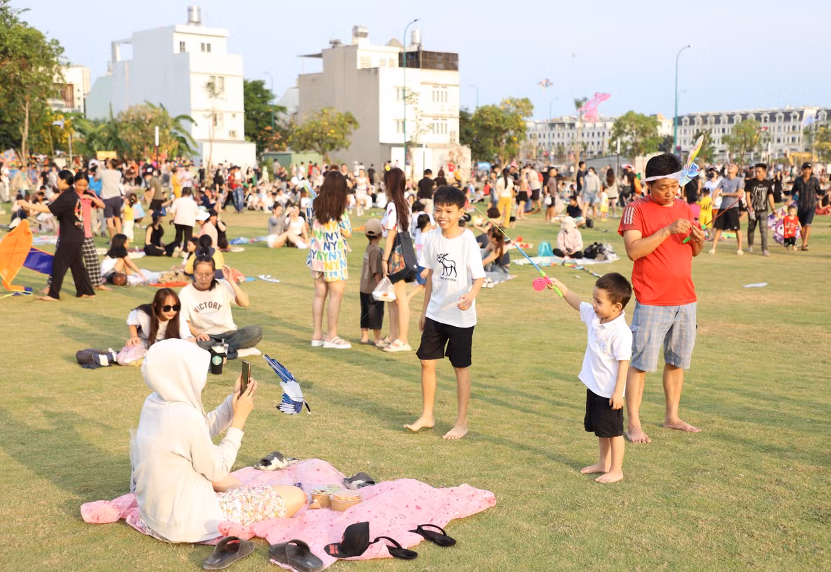 Những ngày qua, một không gian rộng rãi tại khu vực phía Đông TPHCM đã trở thành điểm đến lý tưởng của người dân, đặc biệt là giới trẻ.