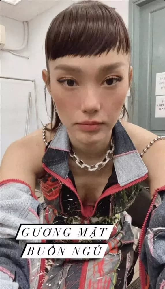 Minh Hang lo khuyet diem, phai dung mon 