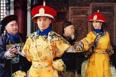 Chuc quan loi hai nhat trieu dai nha Thanh, quyen luc hon ca Hoang de