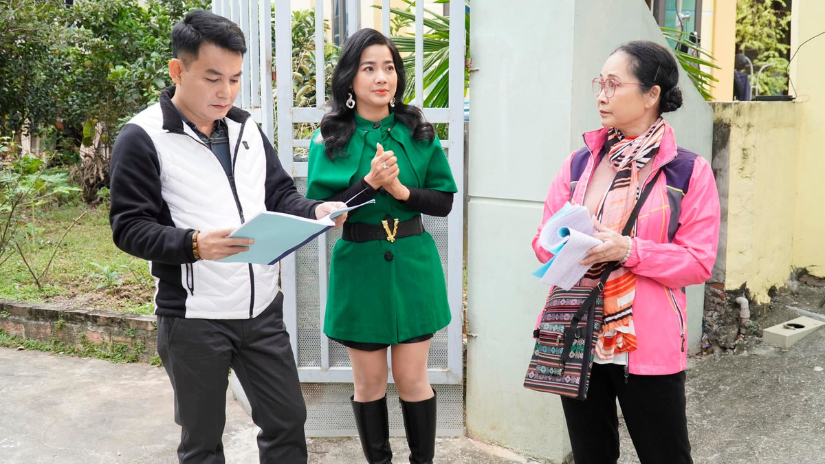 Phim hài Tết 2024 vẫn thiếu phim đáng xem dù bớt nhảm nhí, hở hang - Hình 6 Phim hai Tet 2024 van thieu phim dang xem du bot nham nhi, ho hang-Hinh-6