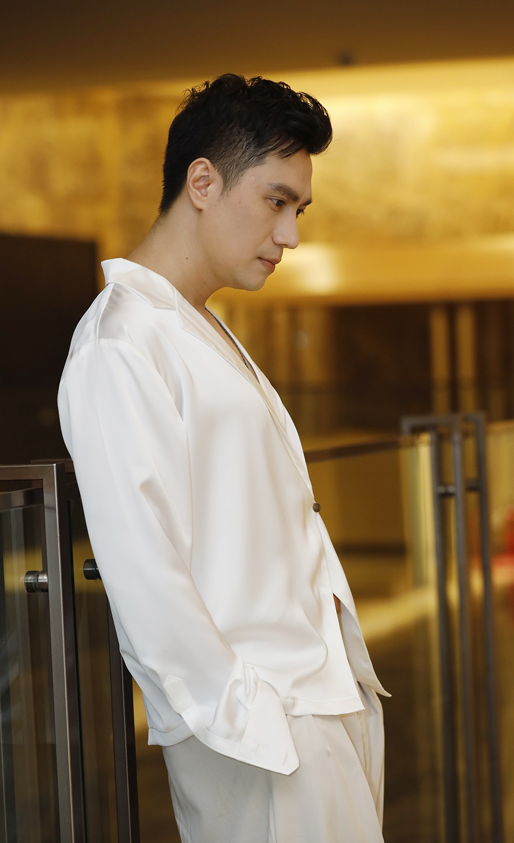 Viet Anh muon o canh nguoi phu nu dem den binh yen-Hinh-4