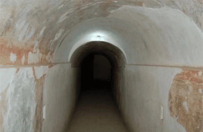 Khi xay dung lang mo cho minh, Hoang de so nhat gap phai thu nay-Hinh-5